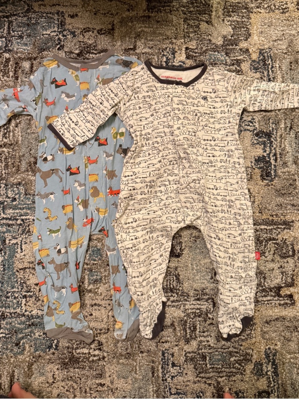 Magnetic Me Puppy and City Scenes Footies - Set of 2